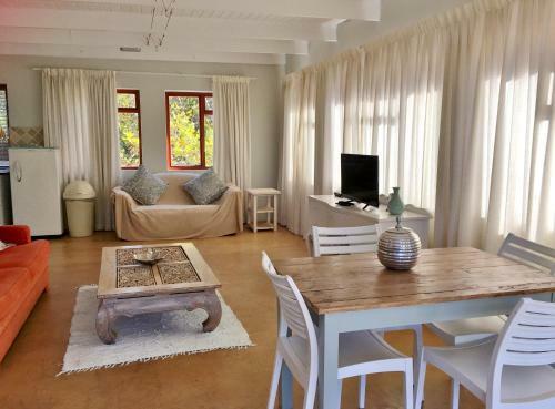 Hostal Jardin De Fees