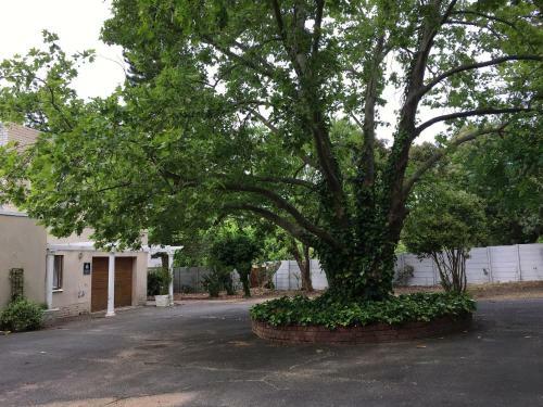 Hostal Jardin De Fees
