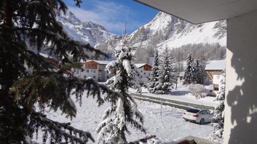 Apartamentos Chasa Miramont