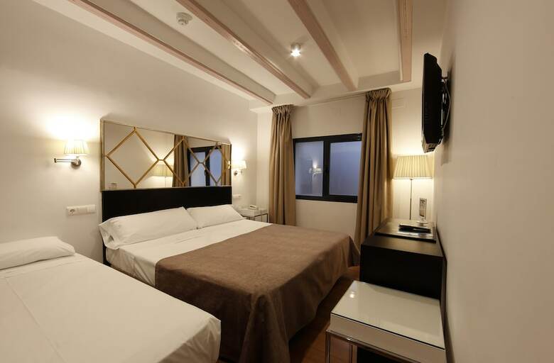 Hotel Yit El Postigo