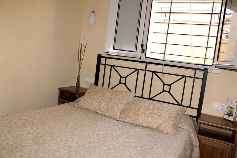 Hostal Pensi�n Montore�a