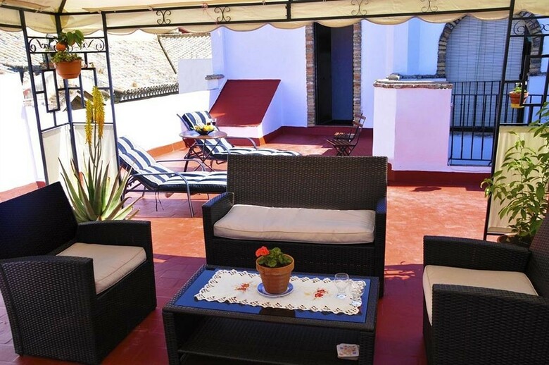 Hostal Pensi�n Montore�a
