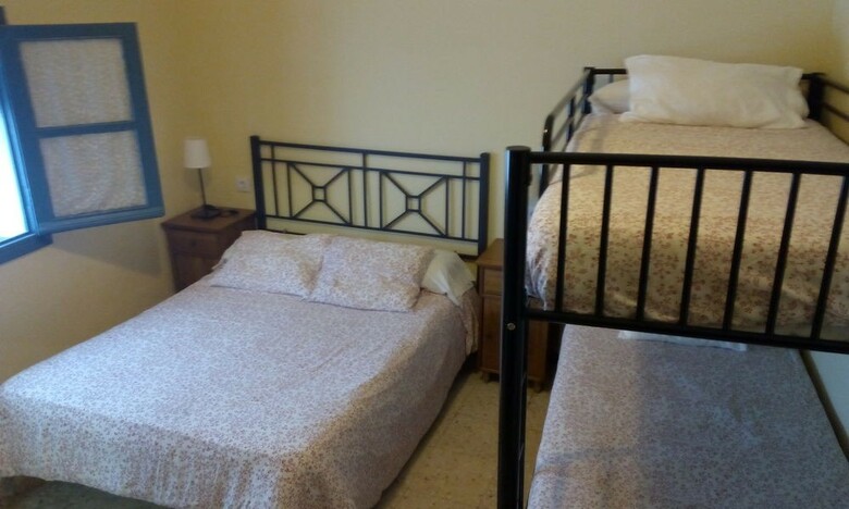 Hostal Pensi�n Montore�a