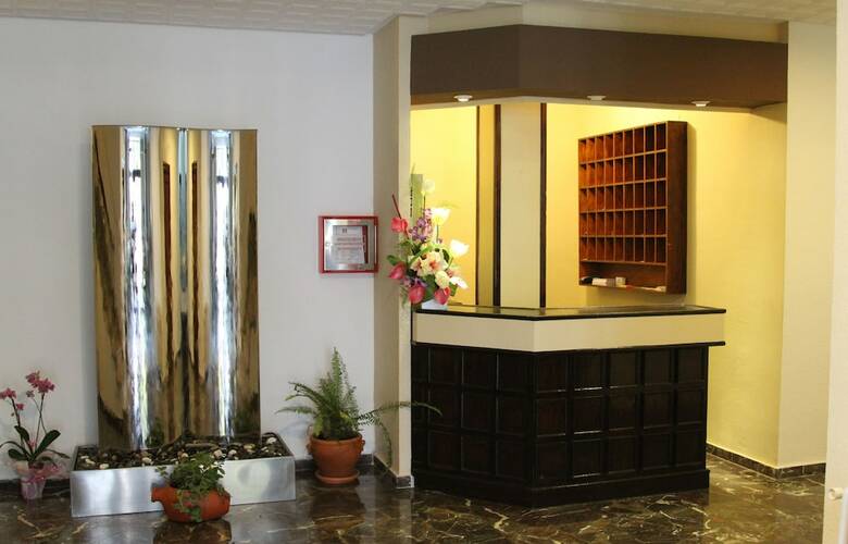 Hotel Puerta Nazar�