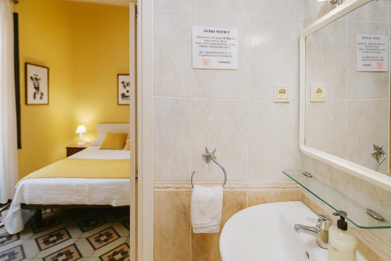 Hostal Antares