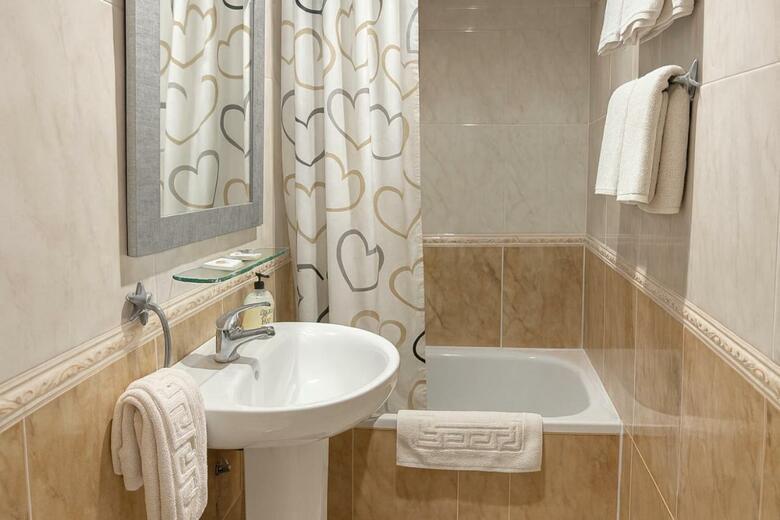 Hostal Antares