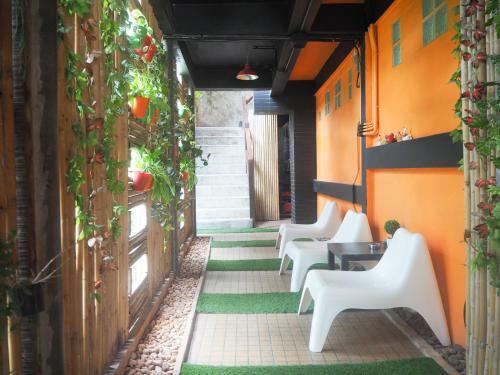Baan Chalok Hostel