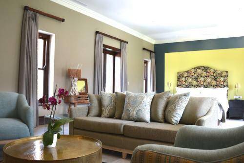 Hostal The Terraces @ Chambray Estate