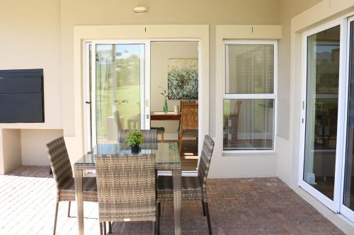 Manor One On Kingswood Golf Estate