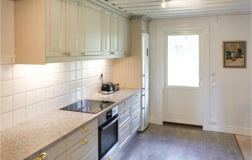 Two-bedroom Holiday Home In Stjarnhov