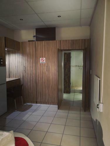Hostal Rose Garden Overnight Stay