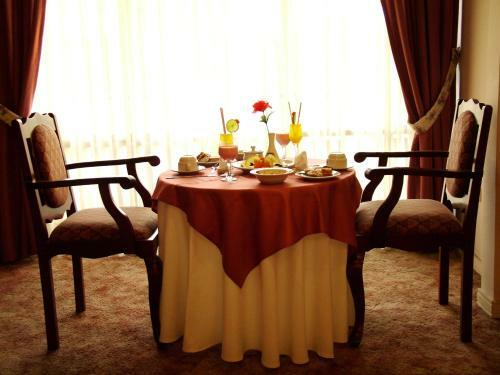Royal Lodge Hotel (unete)