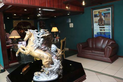 Royal Lodge Hotel (unete)