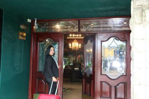 Royal Lodge Hotel (unete)