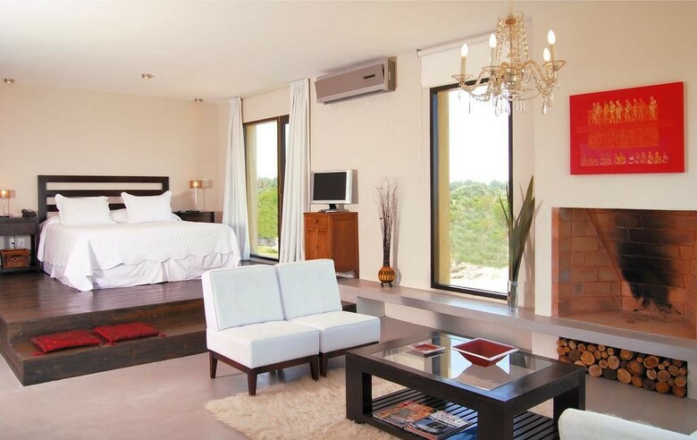 Casa Suaya Hotel