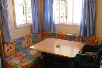 Apartamentos Camping Carlos III