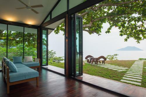 Anatta The Cliff House