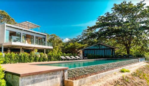 Anatta The Cliff House