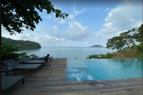 Anatta The Cliff House
