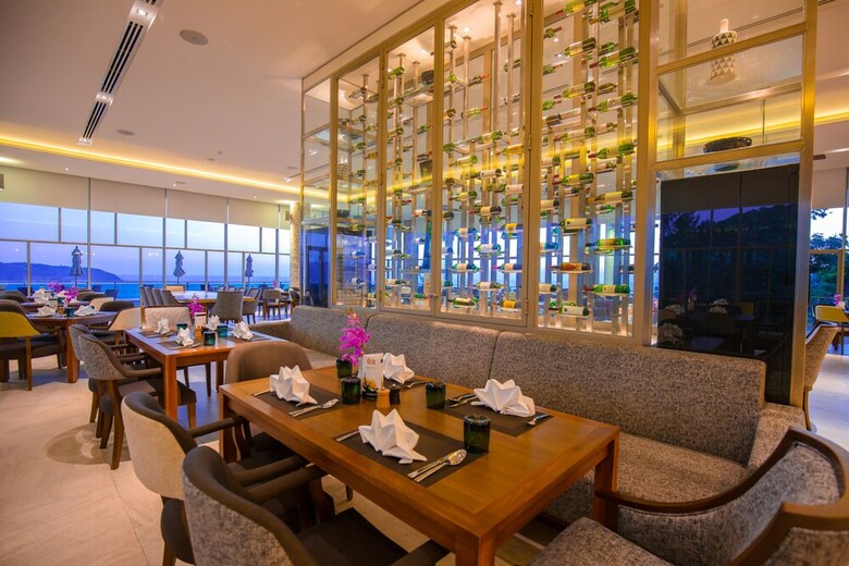 Hotel Wyndham Grand Phuket Kalim Bay