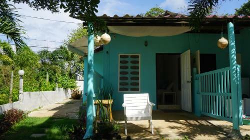 Hostal Yanui Beach Hideaway