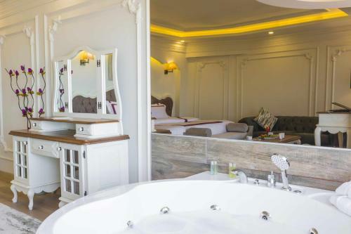 Andalouse Elegant Suite Hotel