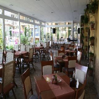 Residencia Joya Park Complex
