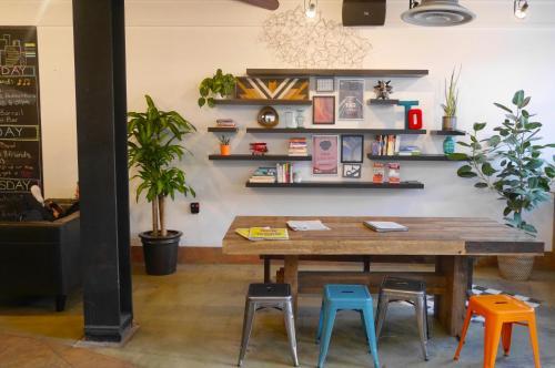 Hostal Hi-toronto