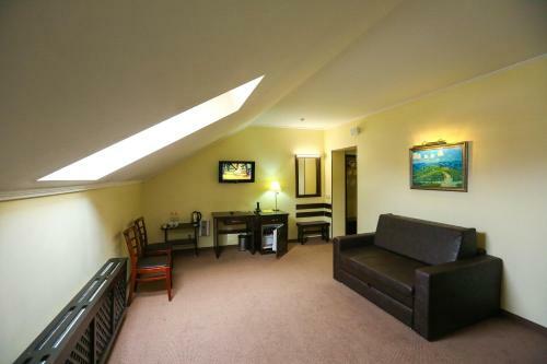 Home Hotel