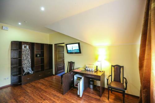 Home Hotel