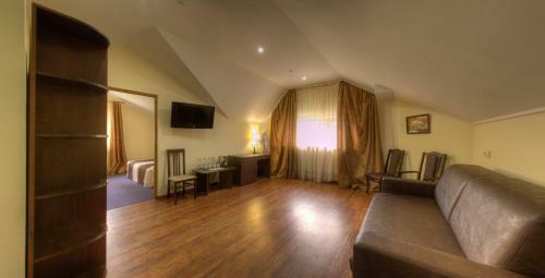 Home Hotel