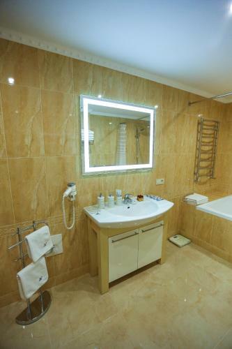 Home Hotel