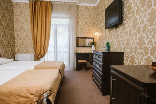 Hotel Golden Crown