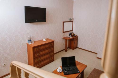 Hotel Golden Crown