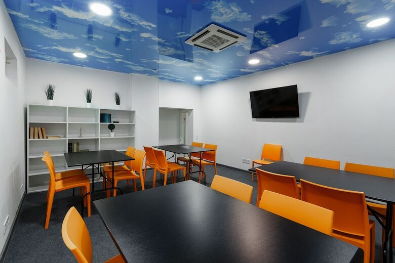 Orange Hotel