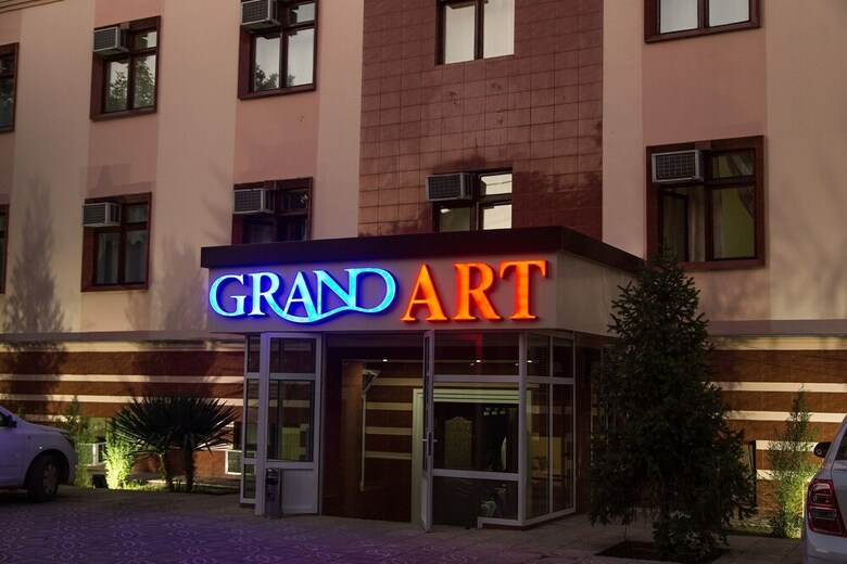 Hotel Grand Art