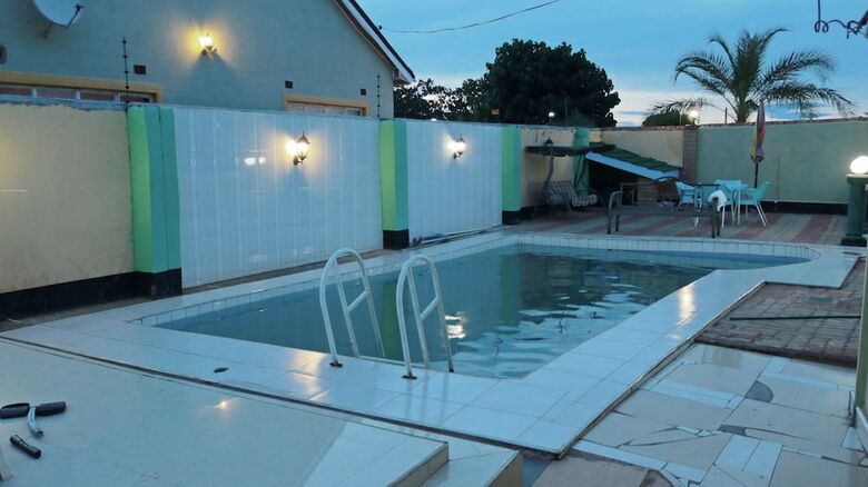 Km Executive Lodge