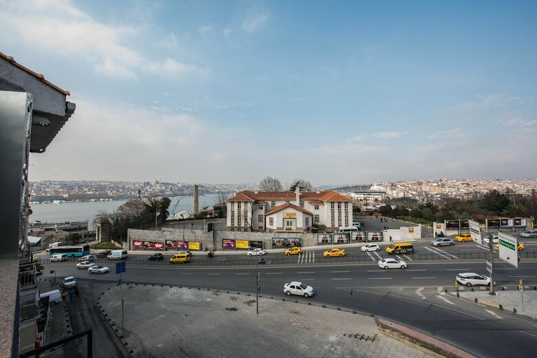 Pera Life Hotel