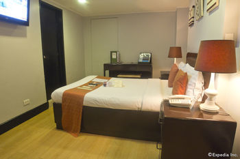 Oasis Paco Park Hotel