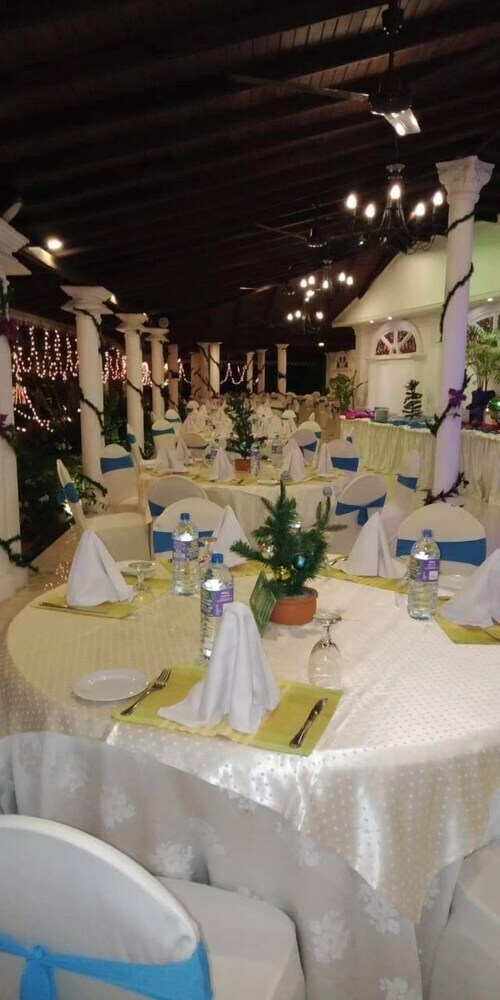 Hotel Bougainvilla