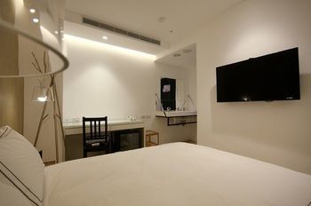 Mini West Hotel