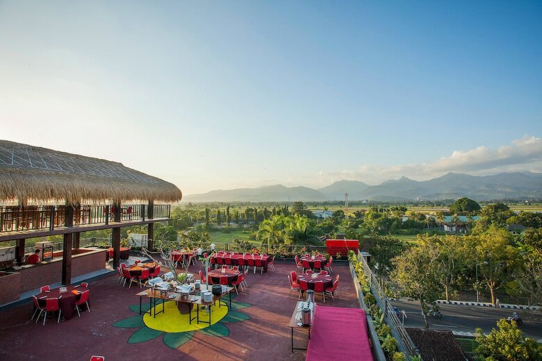 Pratama Hotel And Convention