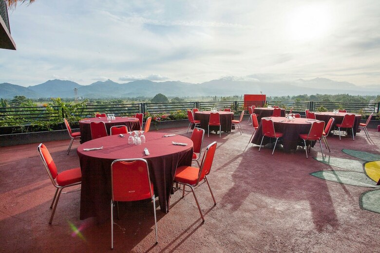 Pratama Hotel And Convention