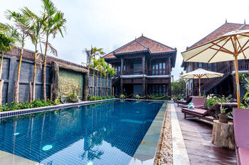 Java Wooden Villa By Aic