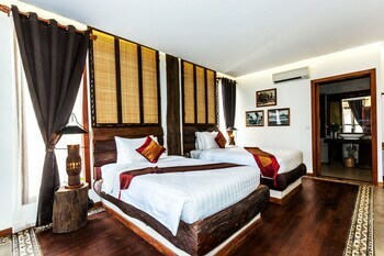 Java Wooden Villa By Aic