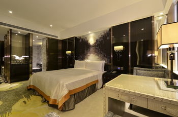 Puli Ease Hotel