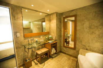Hotel Fiesta Resort And Spa Saipan