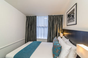 Gilmer Apartment Hotel