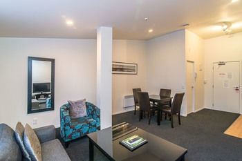 Gilmer Apartment Hotel