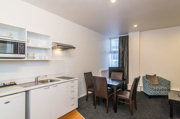 Gilmer Apartment Hotel